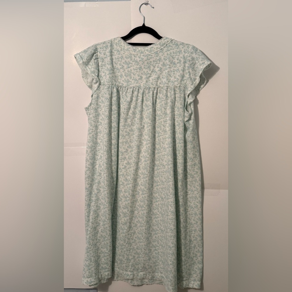 Miss Elaine White and Blue Floral Nightgown - Picture 5 of 5